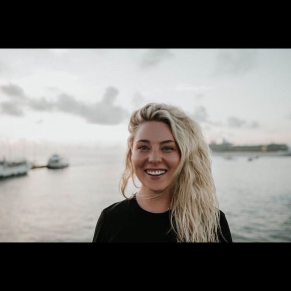 Meet your Posher, Emily - Picture 1 of 1